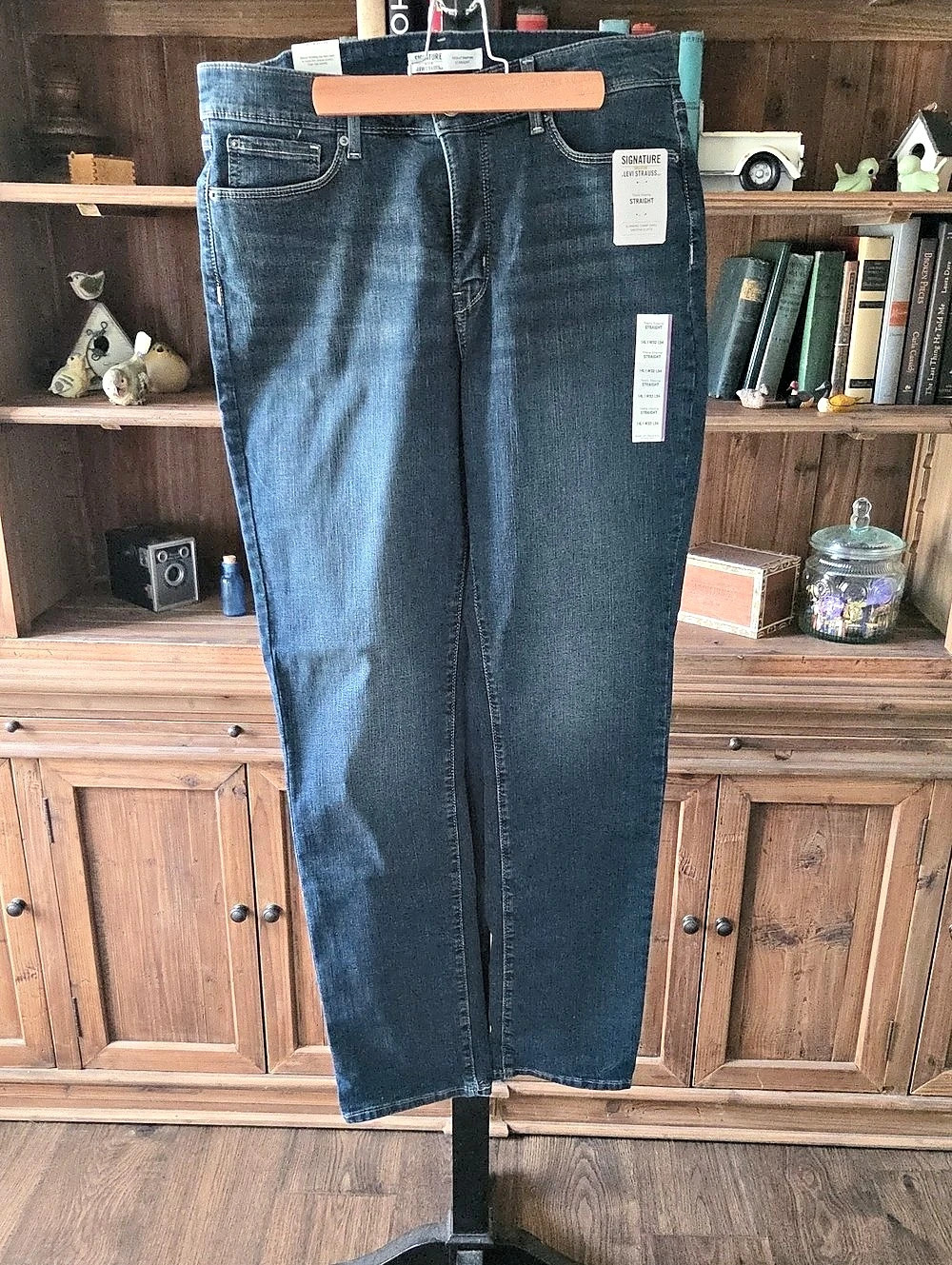 Levi Strauss Signature Straight Womens Straight Jeans Waist 32 Length 34 NWT